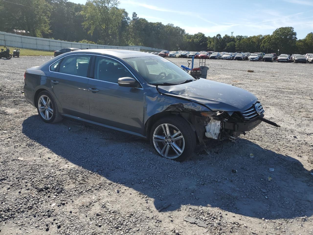 2014 VOLKSWAGEN Passat