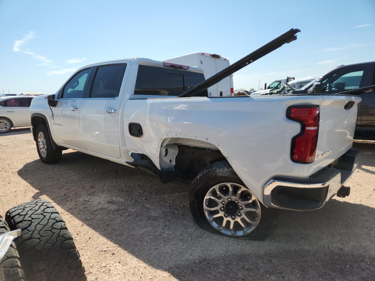 2025 CHEVROLET Silverado