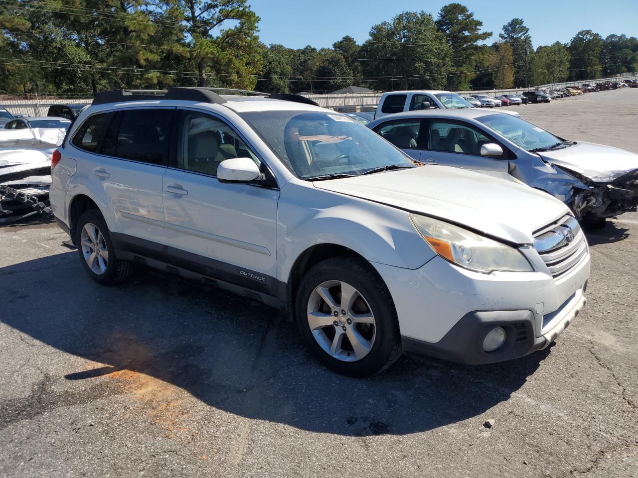 2013 SUBARU Outback