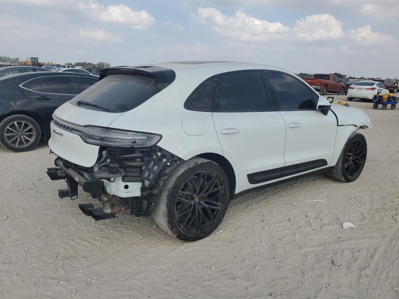 2024 PORSCHE Macan