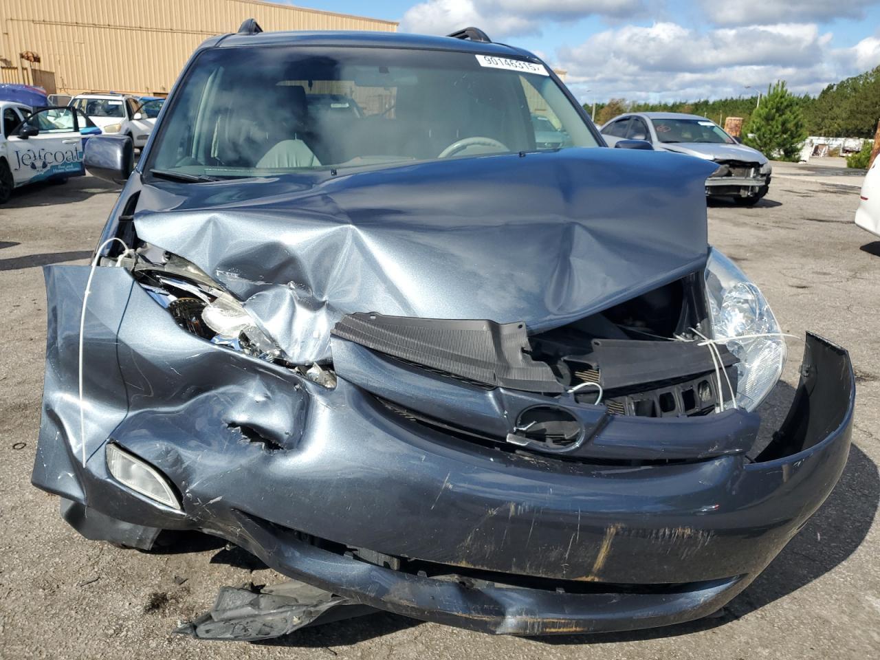 2010 TOYOTA SIENNA