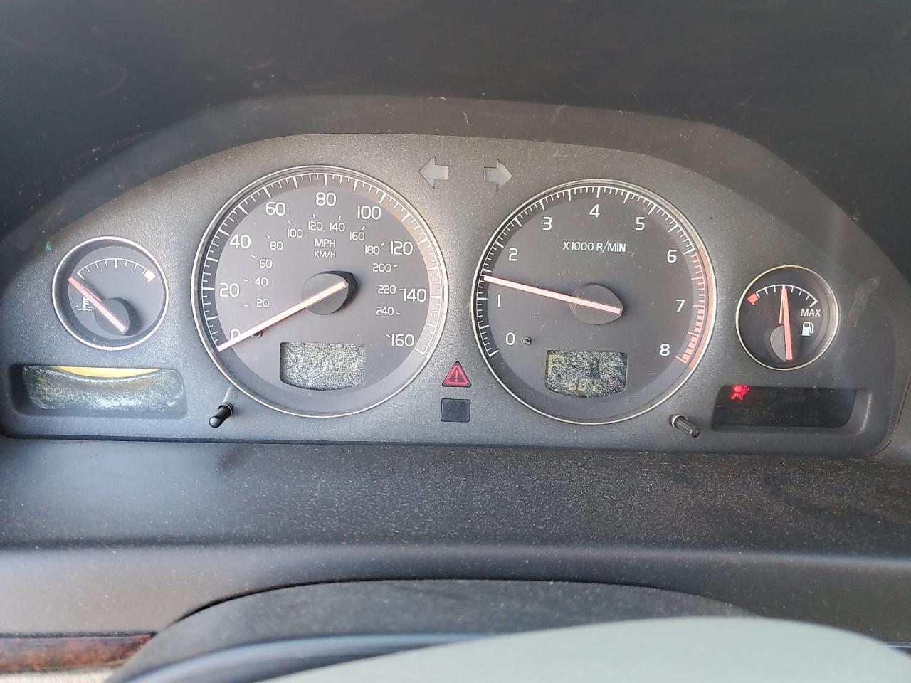 2001 VOLVO V70