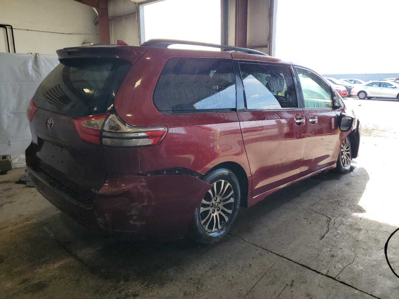 2019 TOYOTA SIENNA