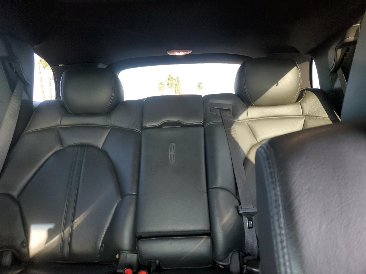 2017 LINCOLN MKT