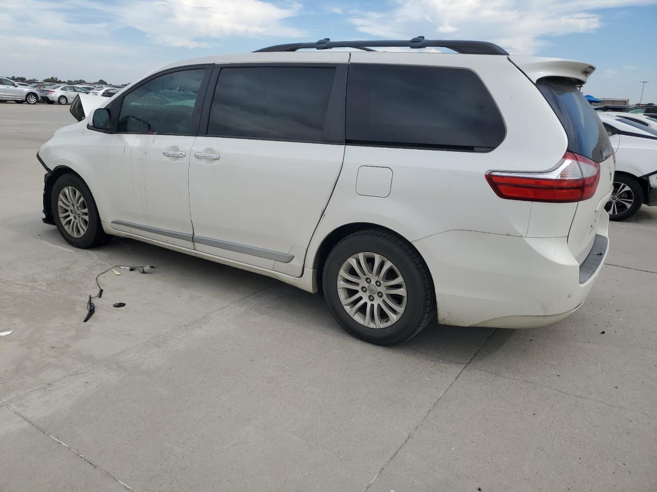2017 TOYOTA SIENNA