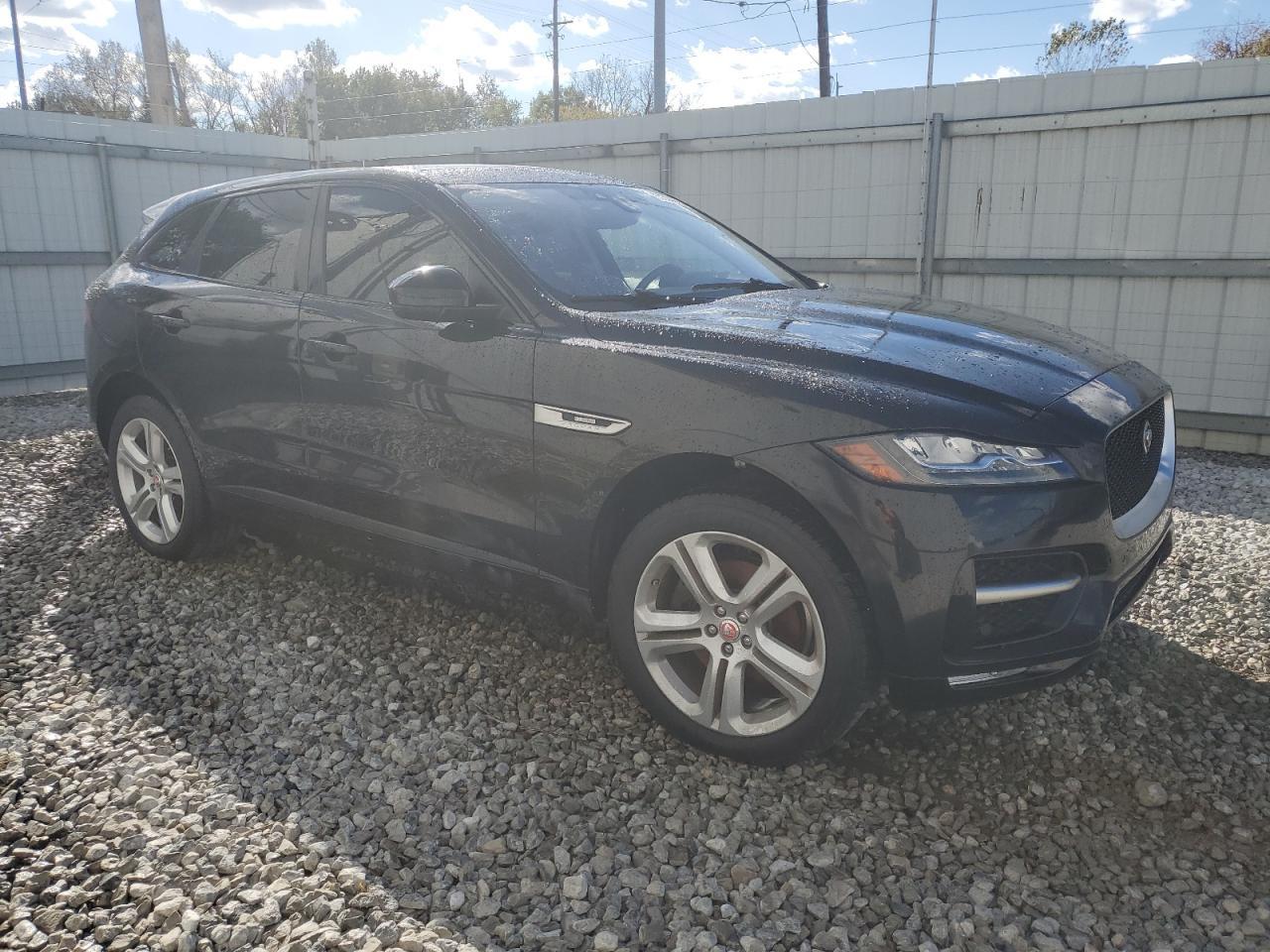 2017 JAGUAR F-Pace