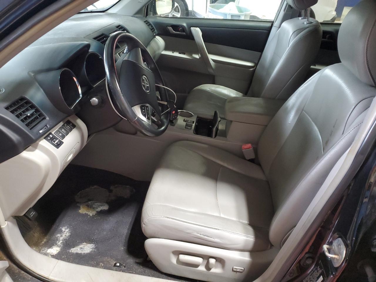 2013 TOYOTA HIGHLANDER