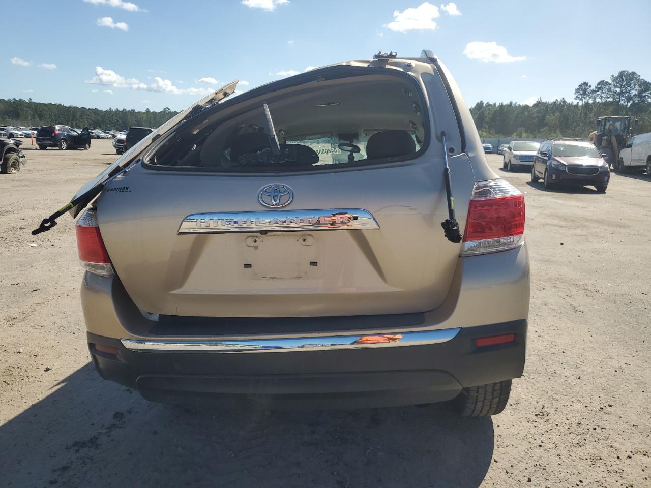 2012 TOYOTA HIGHLANDER