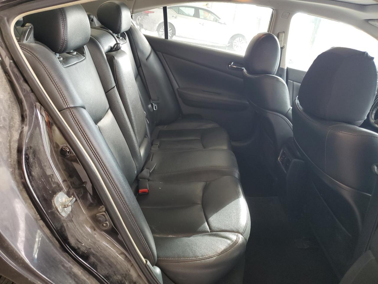 2011 NISSAN Maxima
