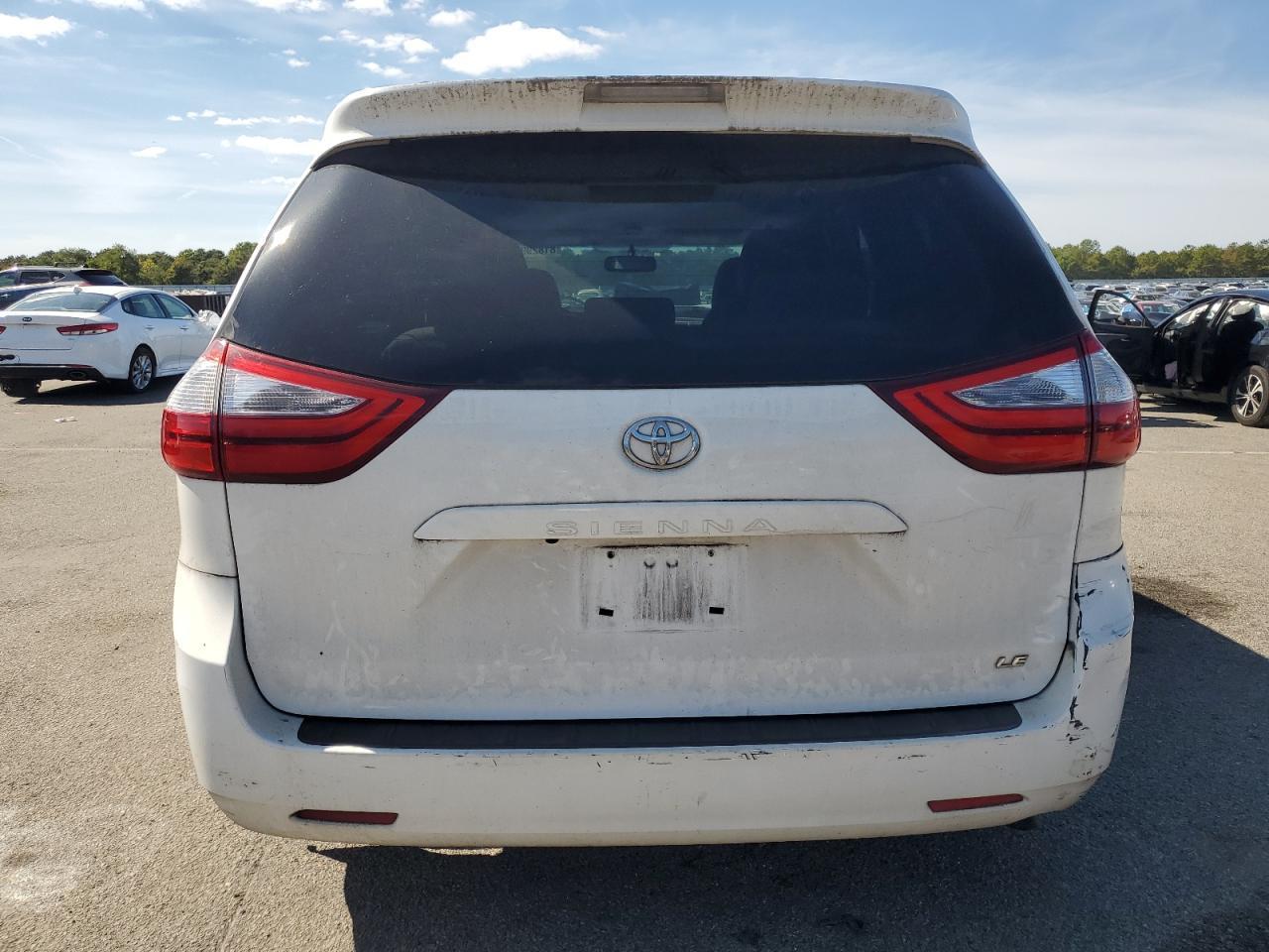 2017 TOYOTA SIENNA