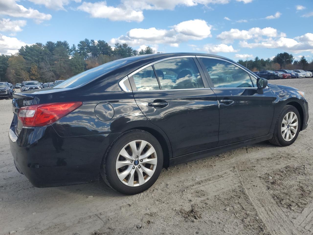 2017 SUBARU Legacy