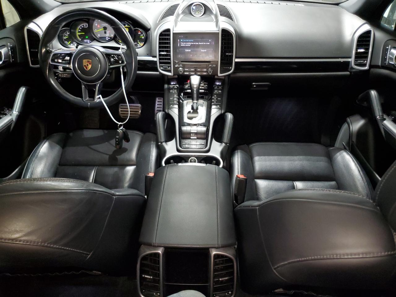 2017 PORSCHE CAYENNE