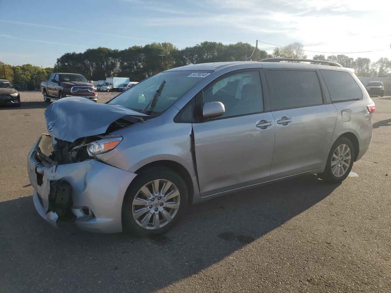 2015 TOYOTA SIENNA