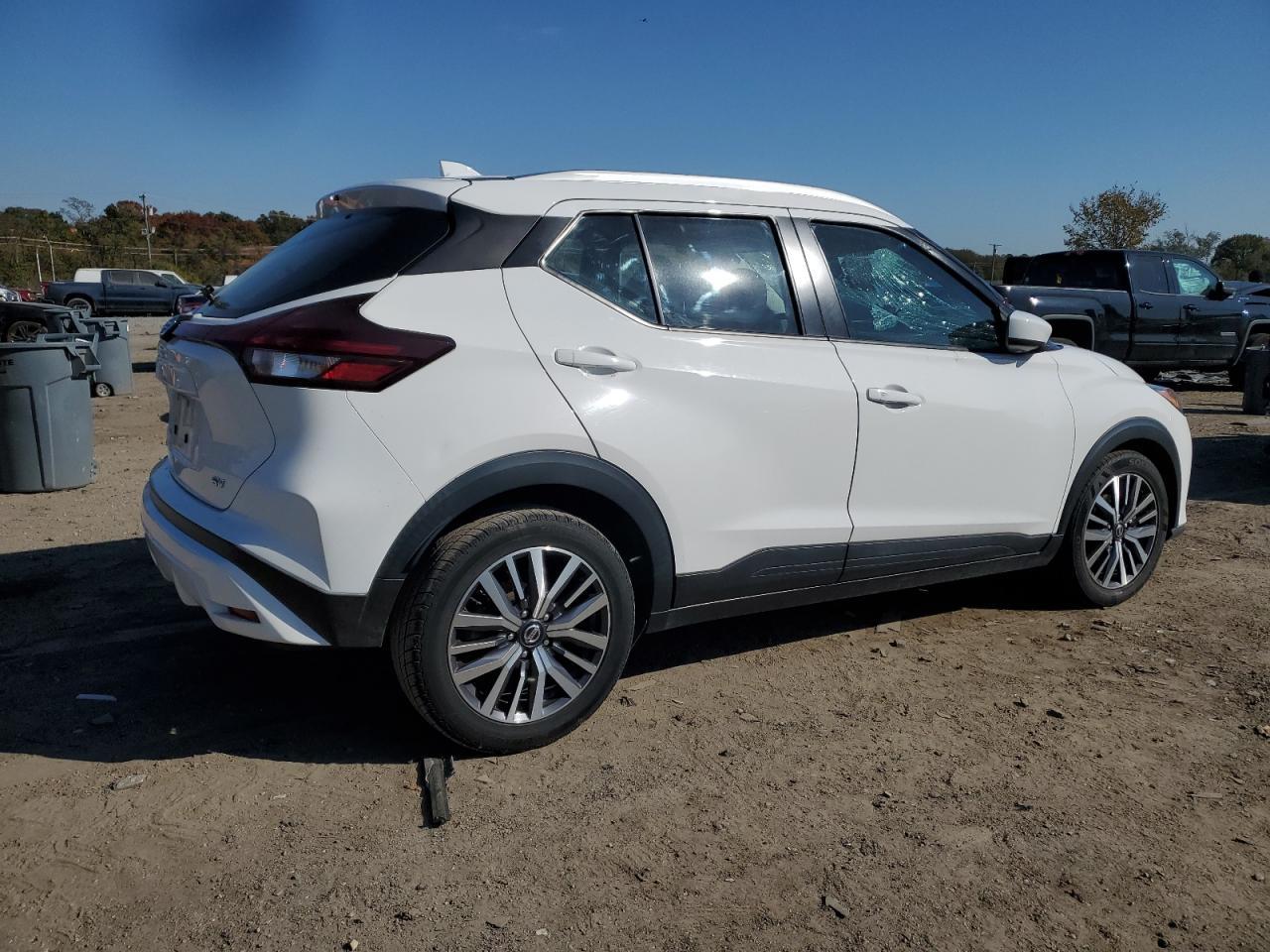 2021 NISSAN KICKS