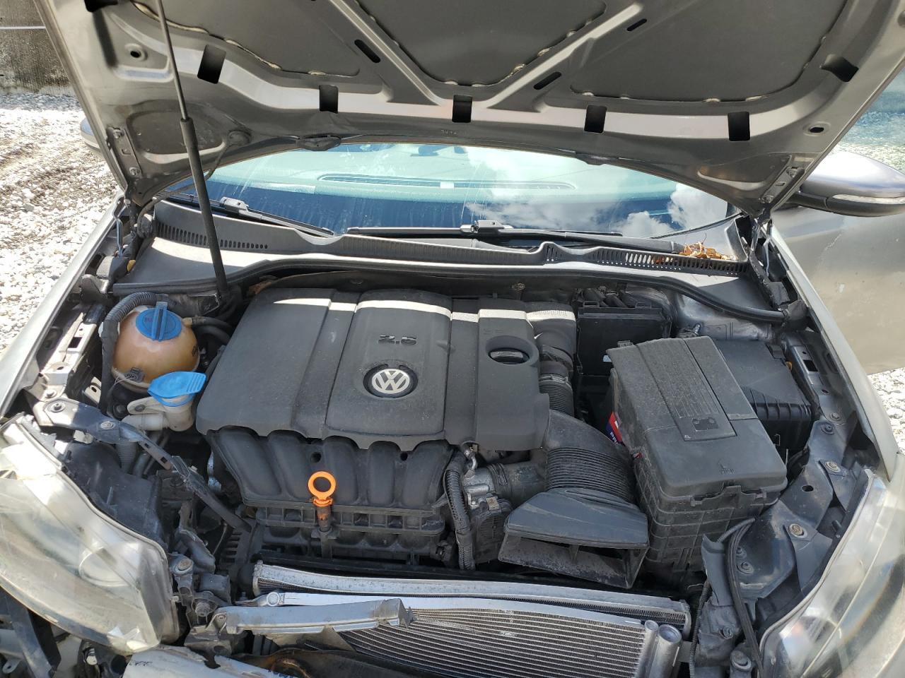2011 VOLKSWAGEN GOLF