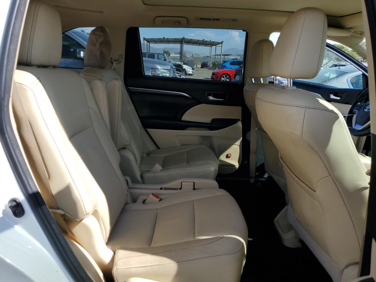 2015 TOYOTA HIGHLANDER