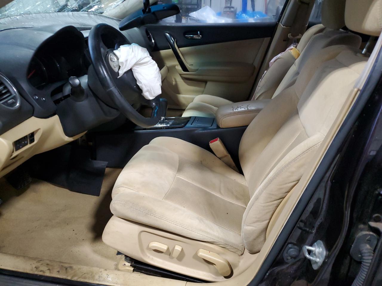 2011 NISSAN Maxima