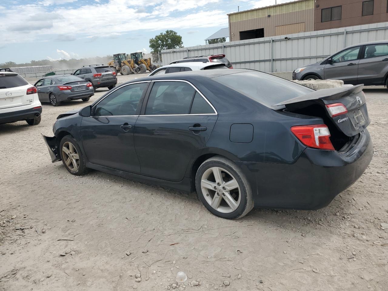 2014 TOYOTA CAMRY