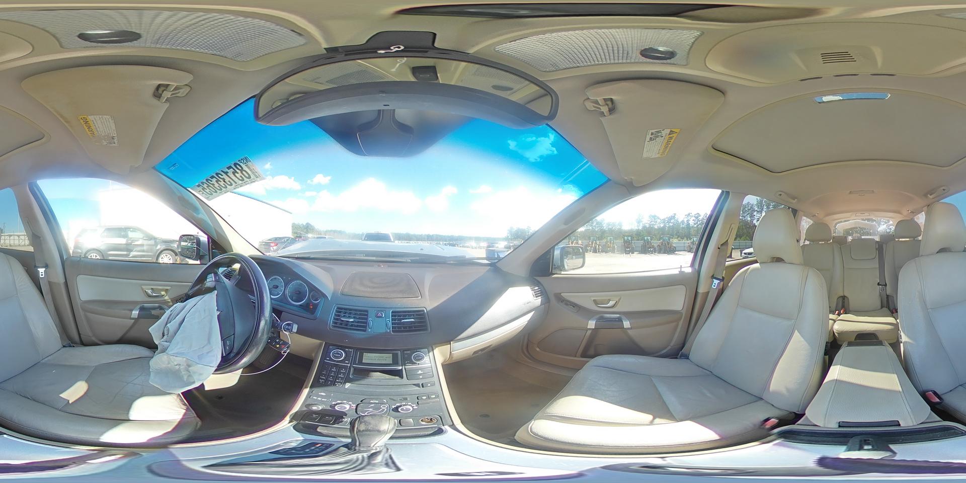 2013 VOLVO XC90