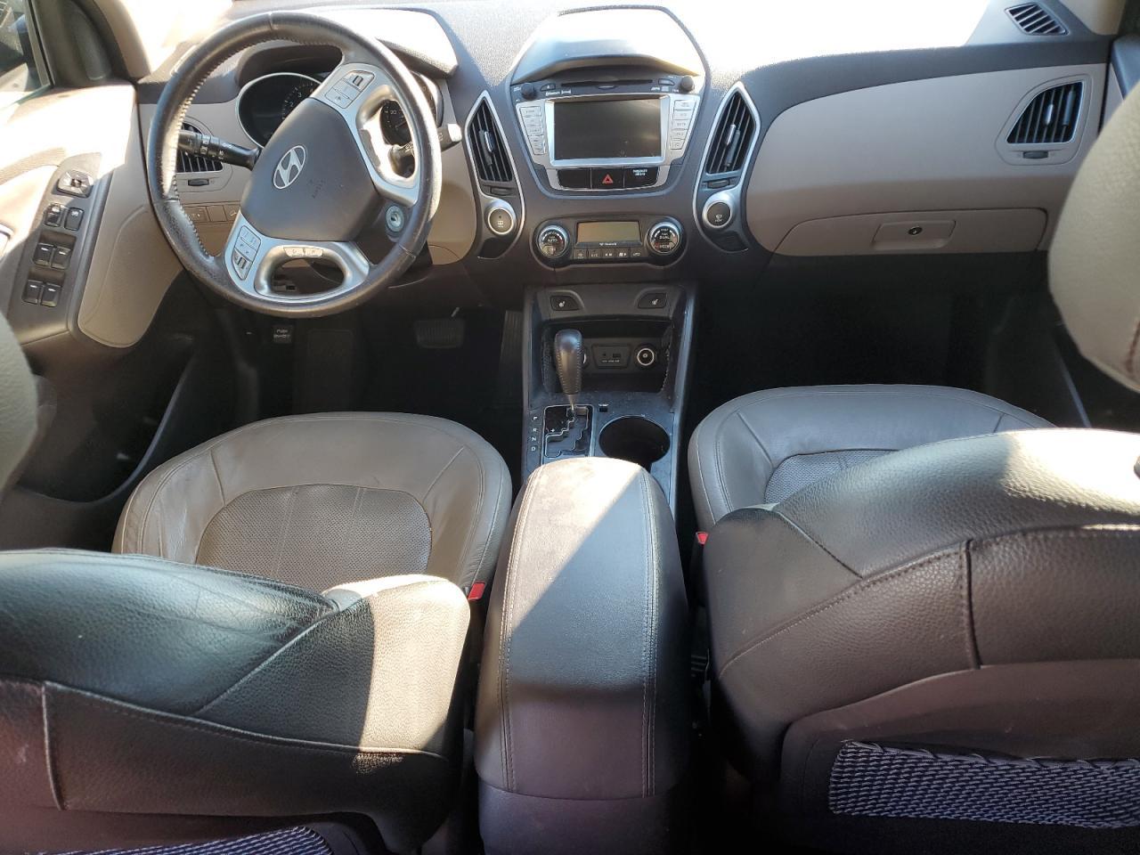 2011 HYUNDAI TUCSON