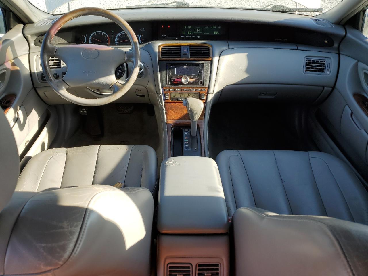 2001 TOYOTA Avalon