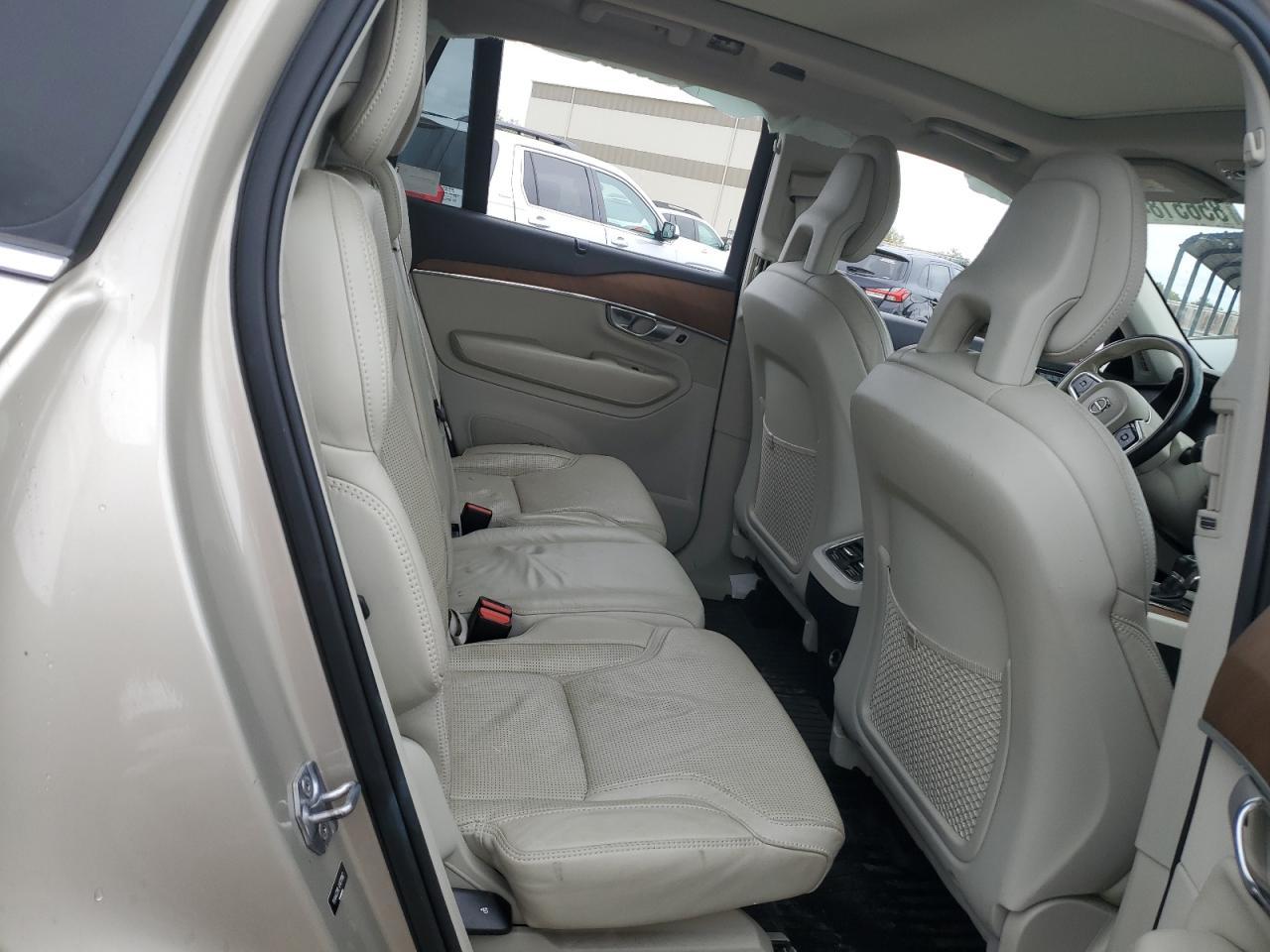 2018 VOLVO XC90