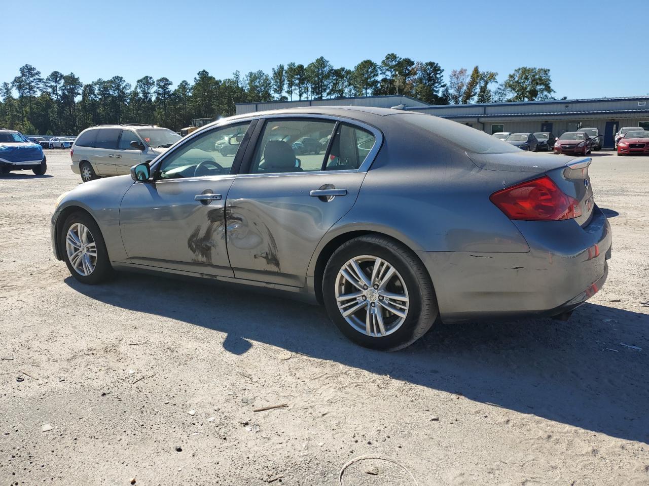 2013 INFINITI G37