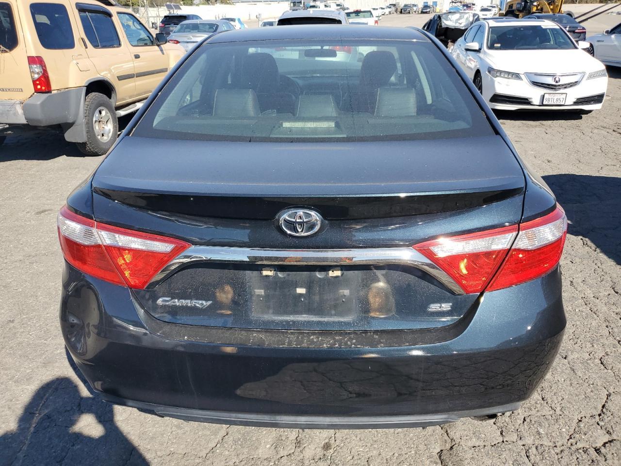 2016 TOYOTA CAMRY