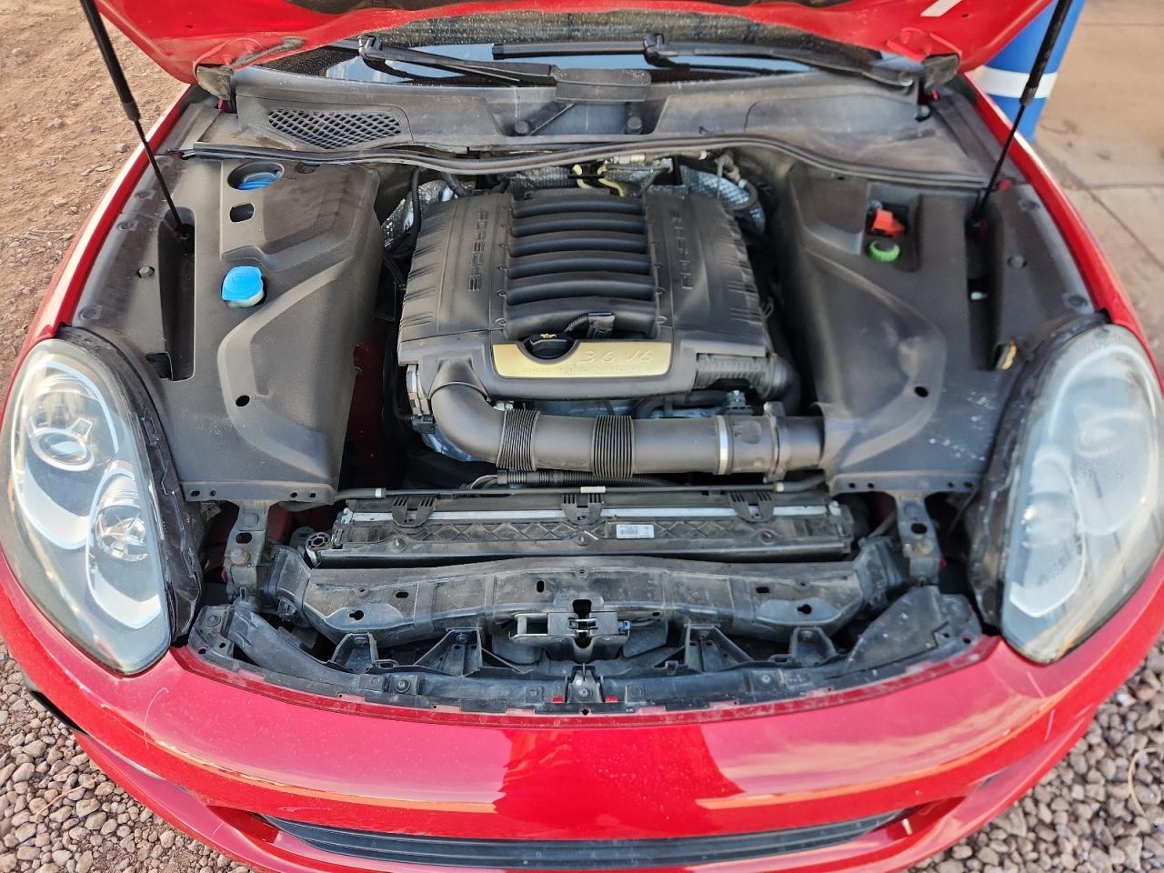 2016 PORSCHE CAYENNE
