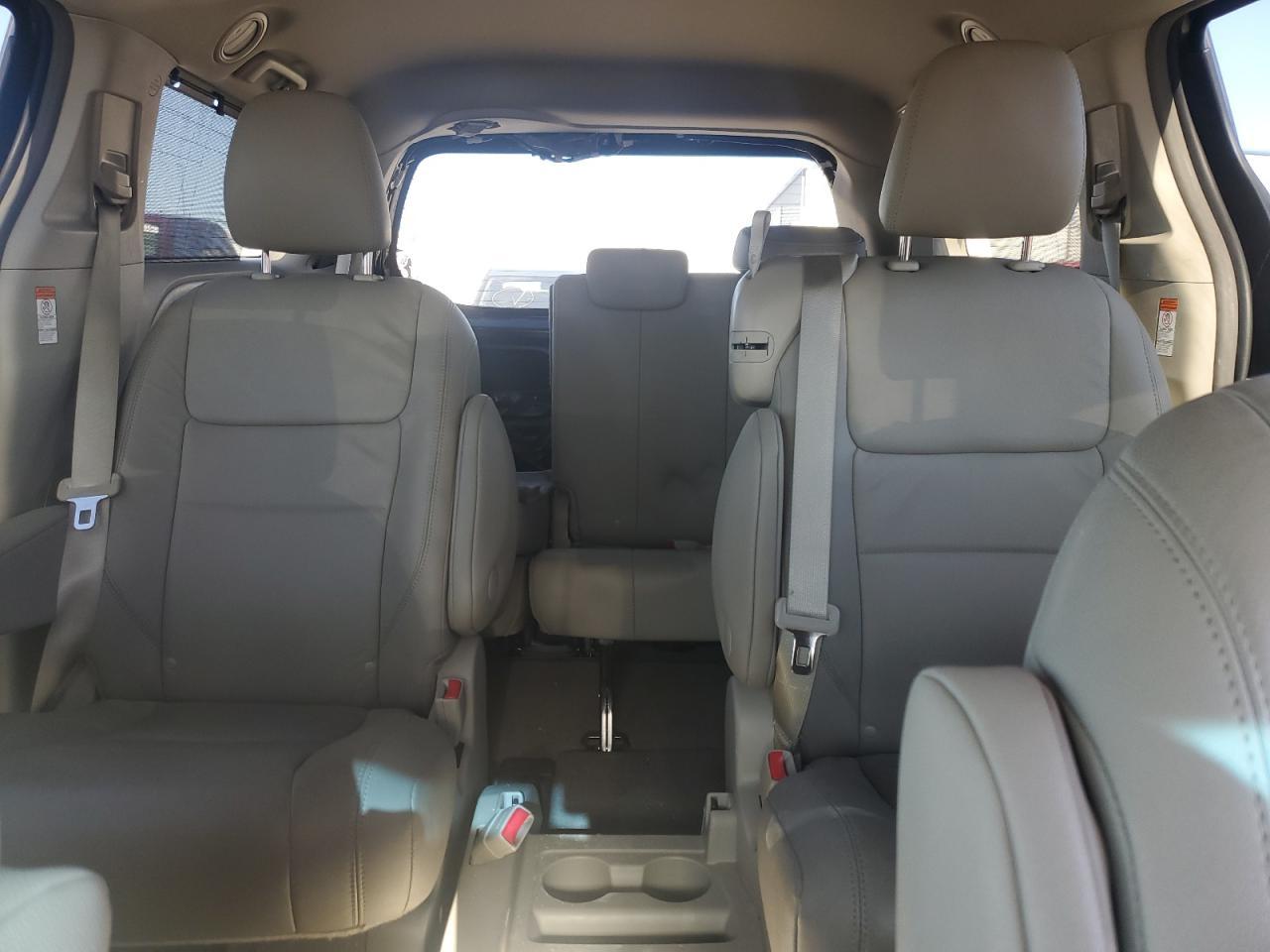 2017 TOYOTA SIENNA