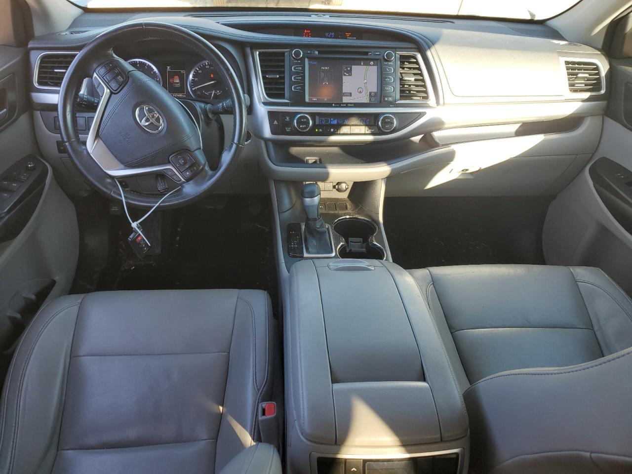 2017 TOYOTA HIGHLANDER