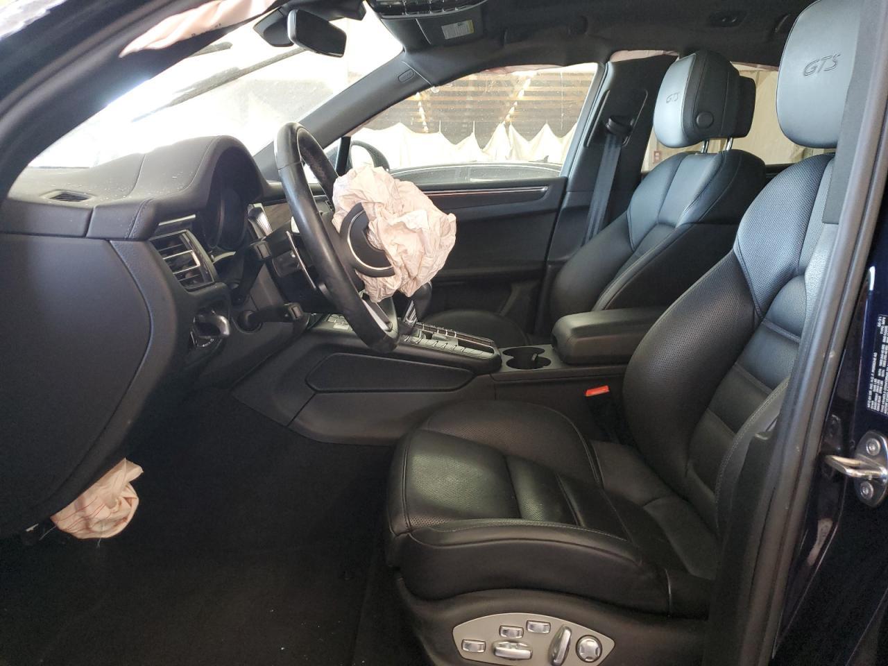 2021 PORSCHE Macan