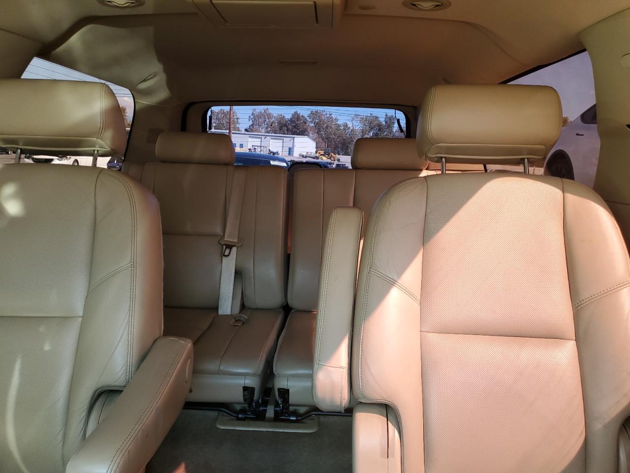 2010 CADILLAC ESCALADE