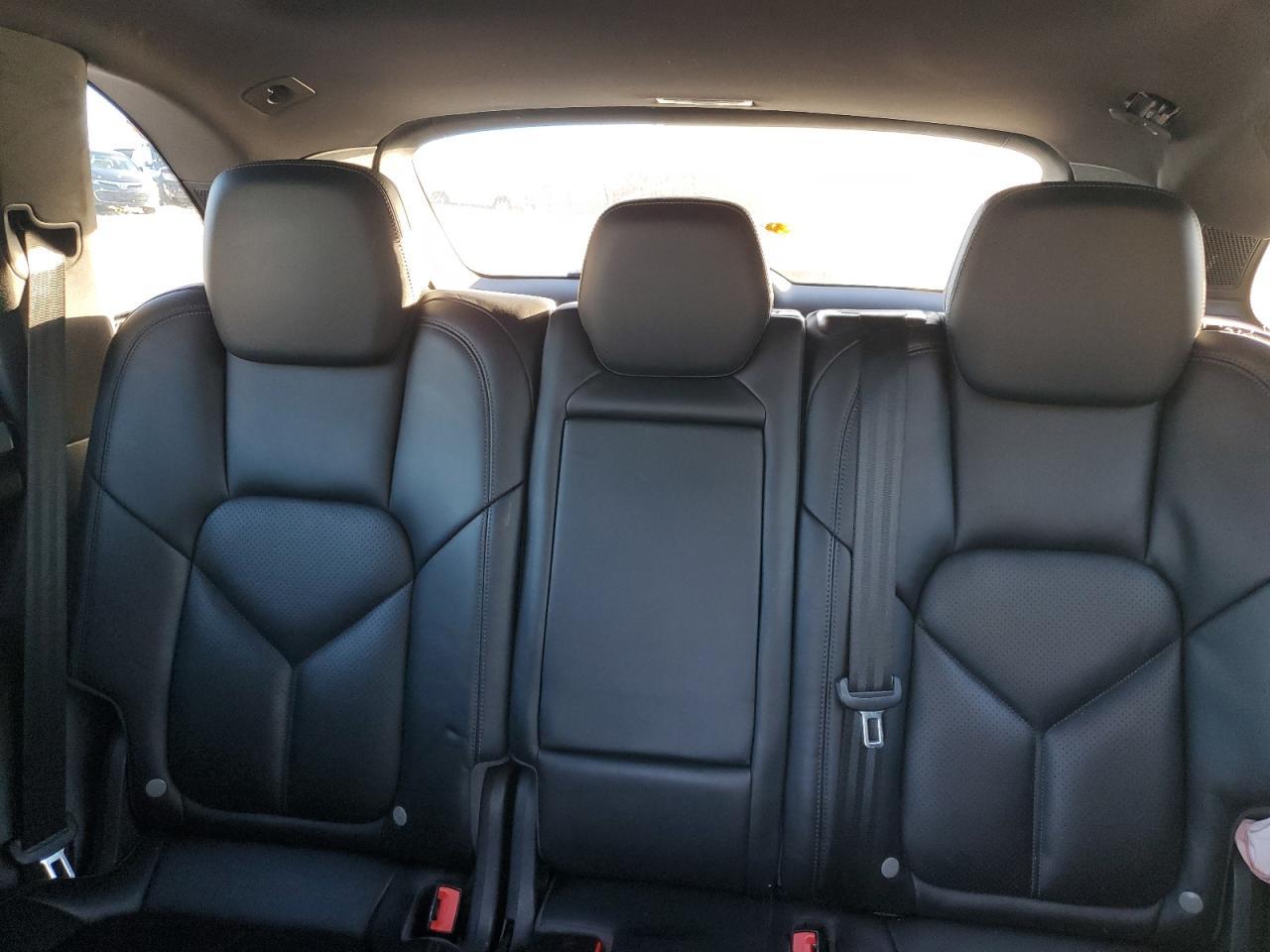 2015 PORSCHE CAYENNE