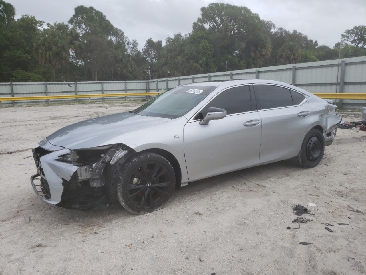 2024 LEXUS Es