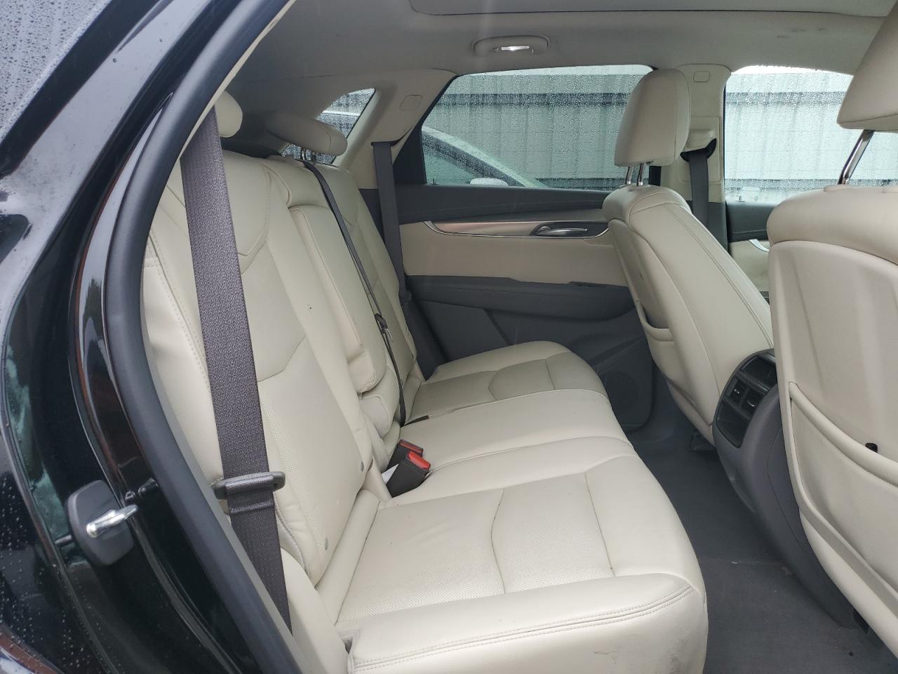 2017 CADILLAC XT5