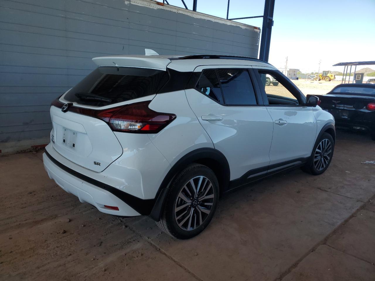 2023 NISSAN KICKS