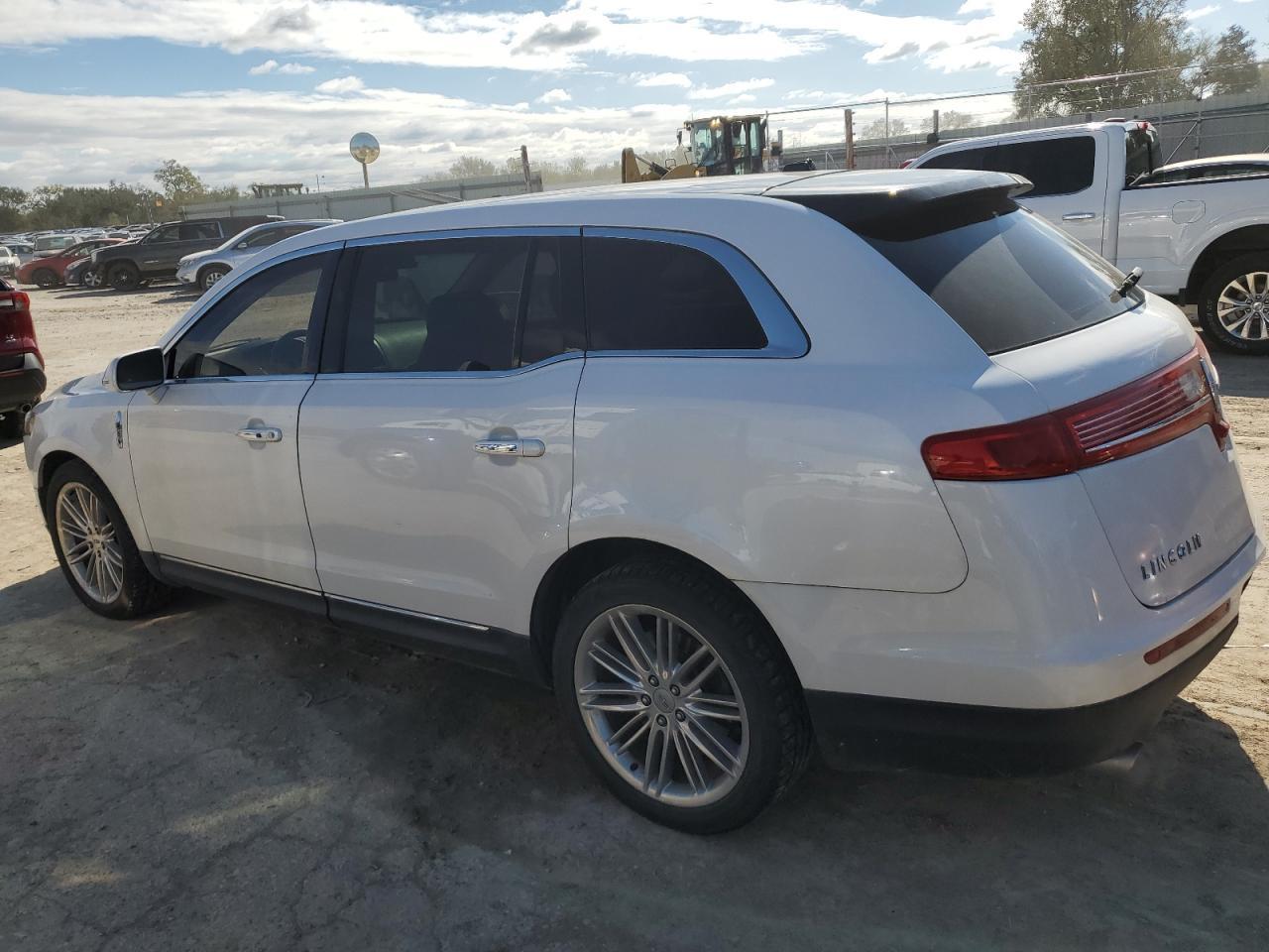 2013 LINCOLN MKT