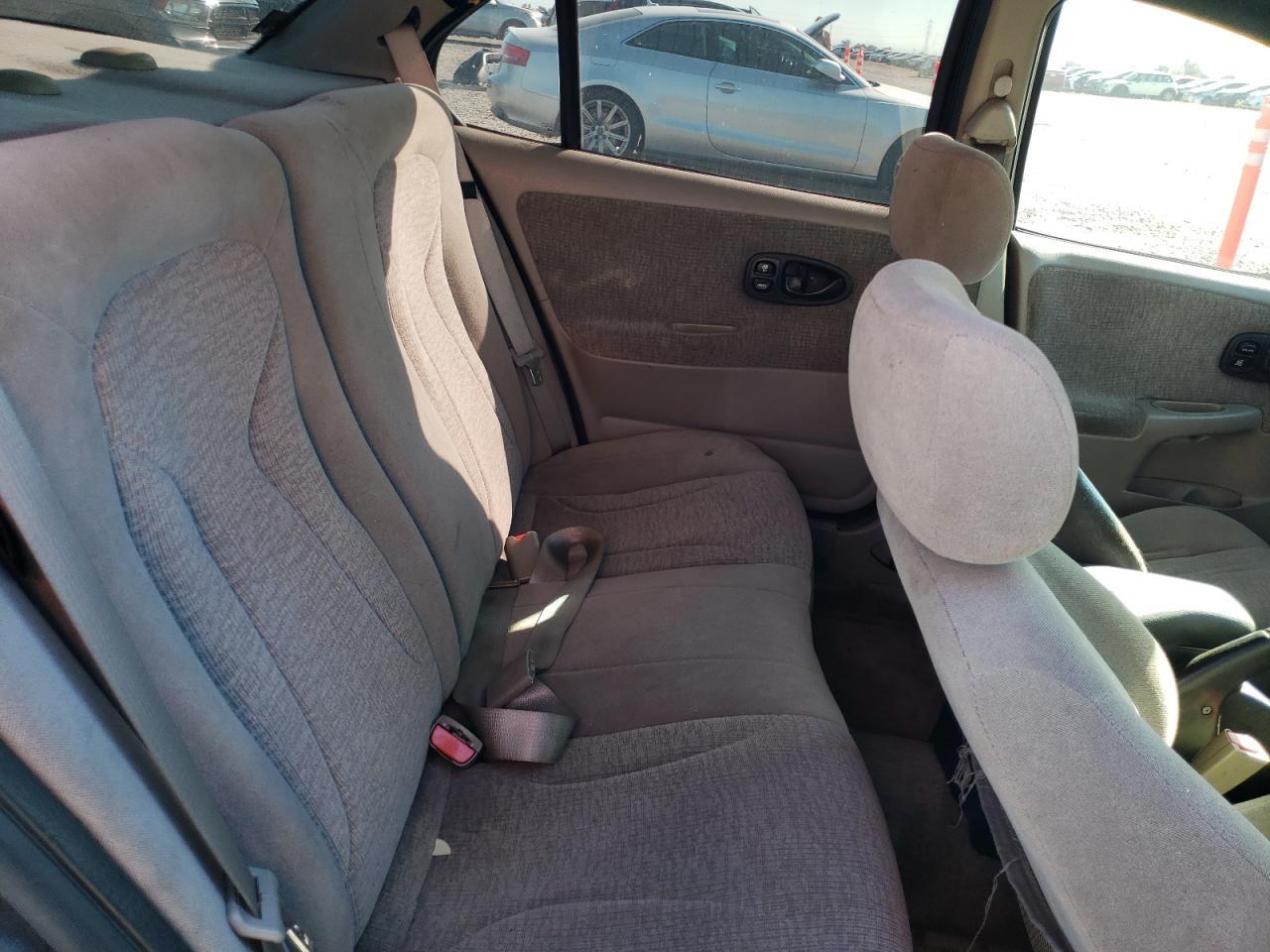 2002 SATURN Sl2