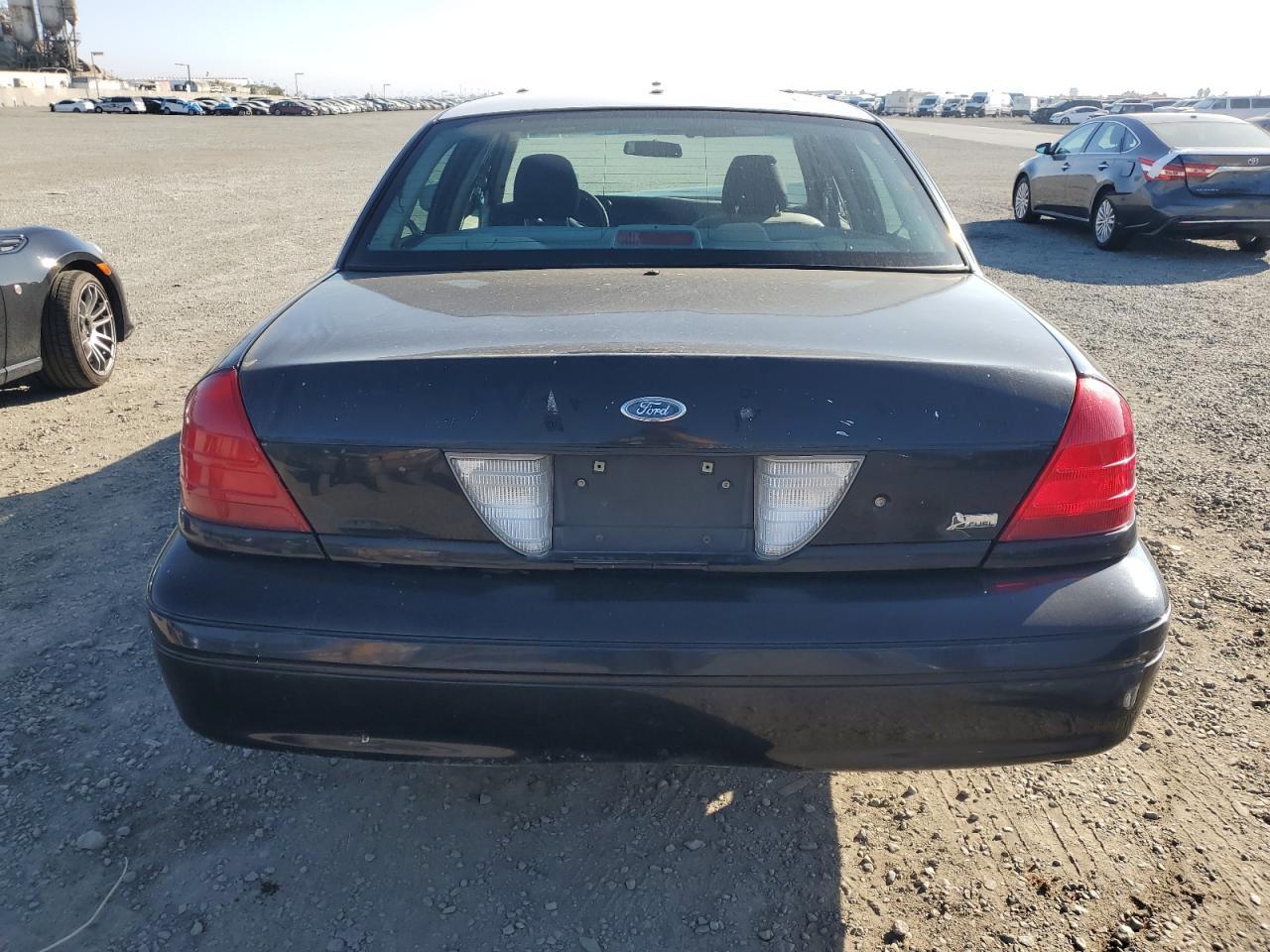 2011 FORD Crown Victoria