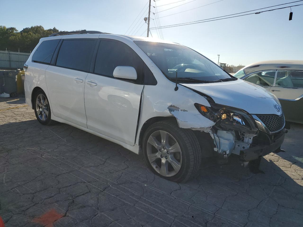 2012 TOYOTA SIENNA