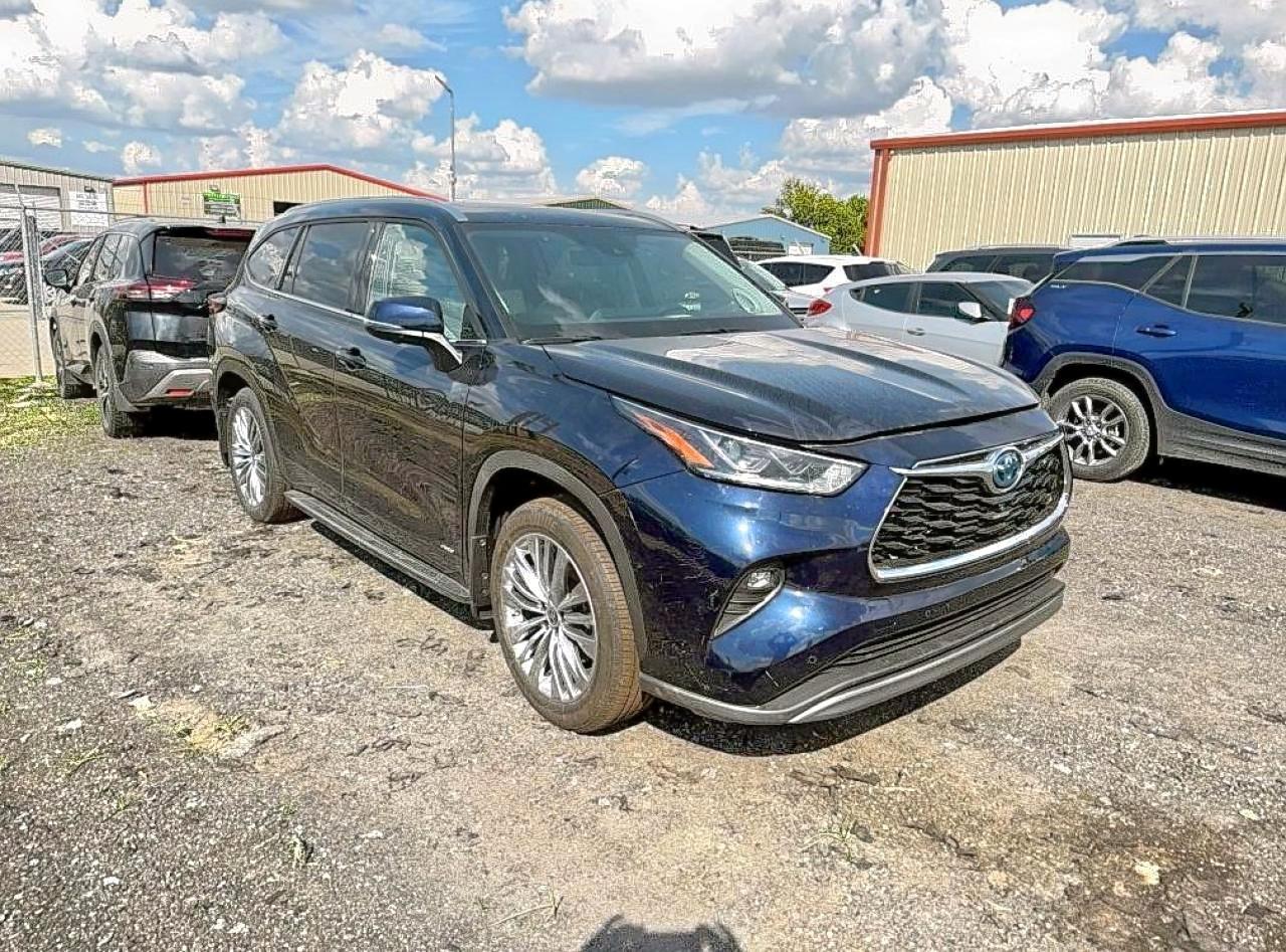 2024 TOYOTA HIGHLANDER