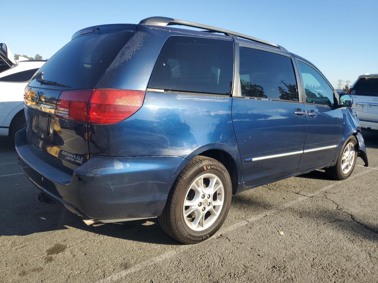 2005 TOYOTA SIENNA
