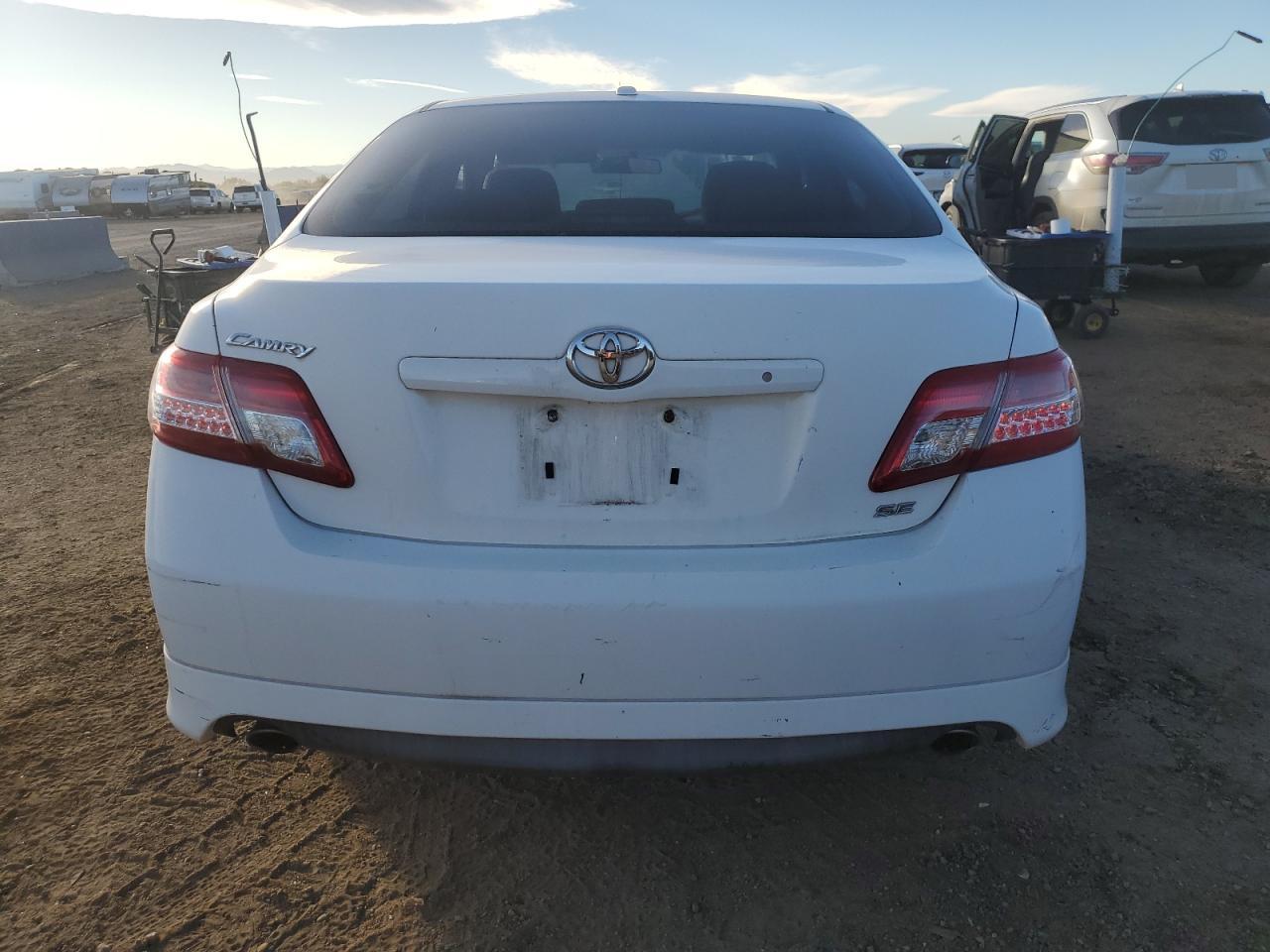 2011 TOYOTA CAMRY