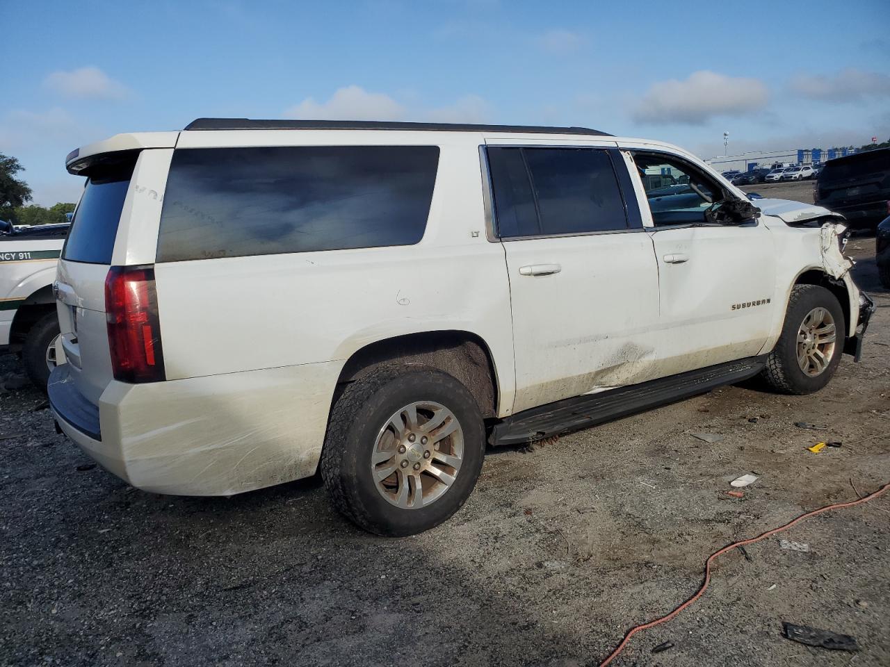 2016 CHEVROLET Suburban