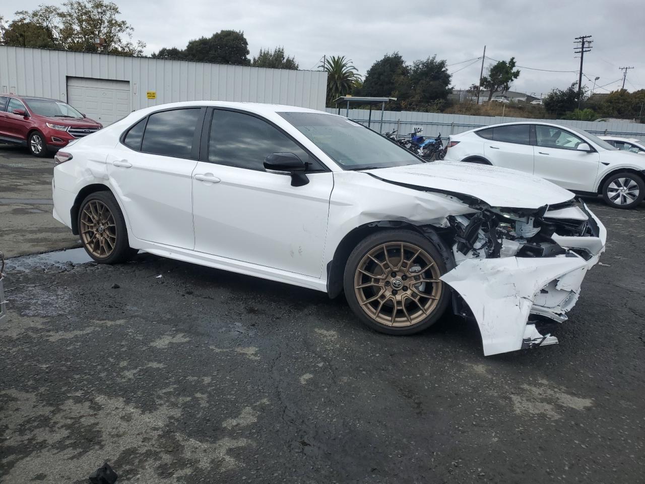2024 TOYOTA CAMRY