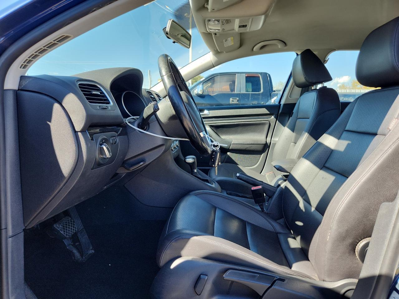 2011 VOLKSWAGEN JETTA