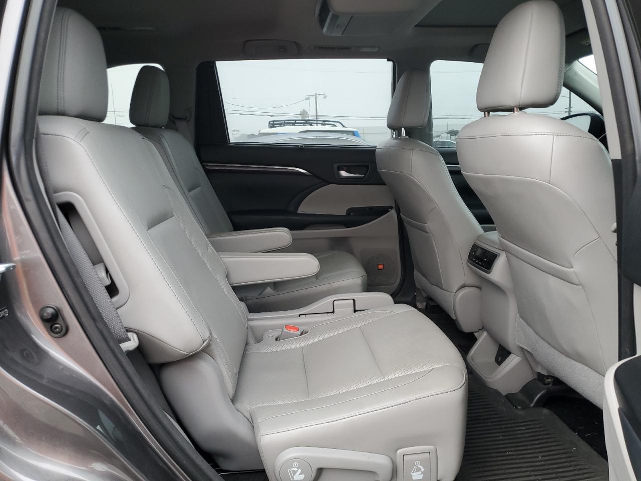 2014 TOYOTA HIGHLANDER