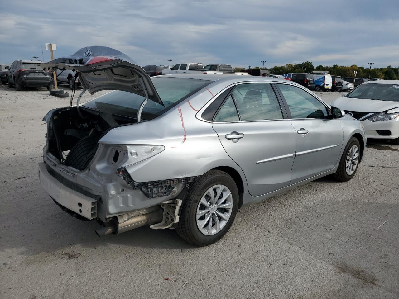 2016 TOYOTA CAMRY