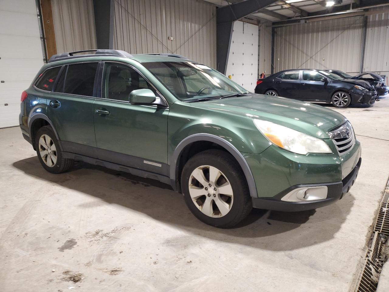 2010 SUBARU Outback